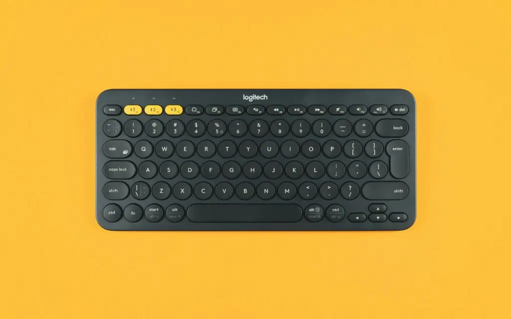 Logitech K120 USB Keyboard Review – Durable, Spill-Proof & Great Design